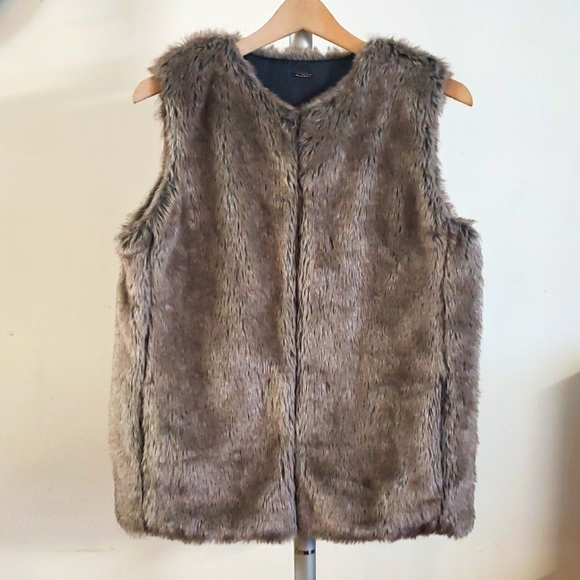 ALDO Faux Fur Vest - Black - Picture 2 of 9